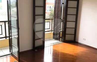 Imagem: O apartamento possui 2 Dormitórios, 1 Banheiro, 2 Vagas na