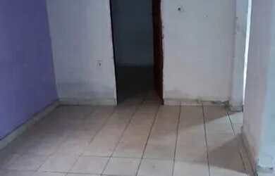 Imagem: A casa possui 5 Dormitórios, 3 Banheiros, 2 Vagas na garagem