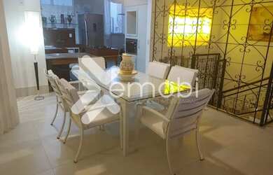 Imagem: O apartamento possui 4 Dormitórios, 4 Banheiros, 2 Vagas na