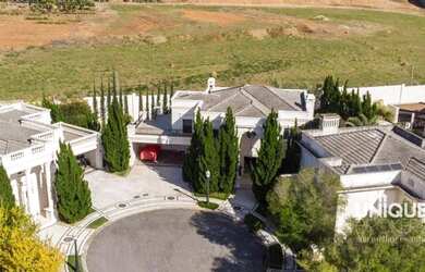 Imagem: A casa em condomínio possui 3 Dormitórios, 5 Banheiros, 5