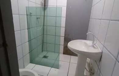 Imagem: A casa possui 2 Dormitórios, 1 Banheiro, 1 Vaga na garagem