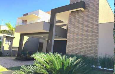 Imagem: A casa em condomínio possui 3 Dormitórios, 4 Banheiros, 2