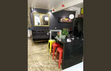 Imagem: O apartamento possui 1 Dormitório, 1 Banheiro, 1 Vaga na garagem