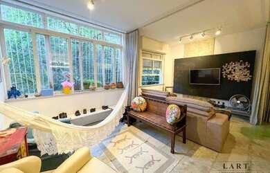 Imagem: O apartamento possui 2 Dormitórios, 2 Banheiros, 100m² de