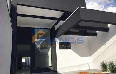 Imagem: A casa possui 3 Dormitórios, 3 Banheiros, 2 Vagas na garagem