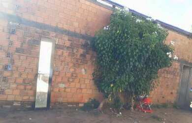 Imagem: A casa possui 1 Dormitório, 1 Banheiro e 3 Vagas na garagem