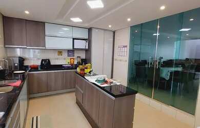 Imagem: A casa à venda possui 3 Dormitórios, 4 Banheiros e 3 Vagas