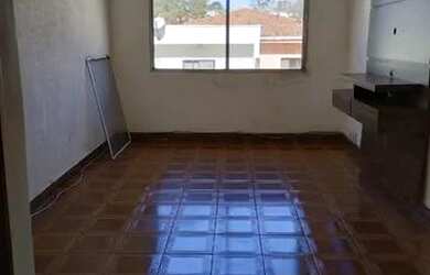 Imagem: O apartamento possui 1 Dormitório, 1 Banheiro, 1 Vaga na garagem