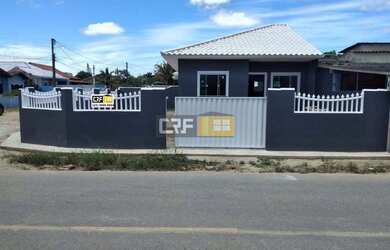 Imagem: A casa possui 2 Dormitórios, 1 Banheiro, 2 Vagas na garagem