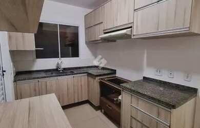 Imagem: A casa em condomínio possui 3 Dormitórios, 1 Banheiro, 2 Vagas