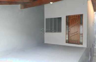 Imagem: A casa possui 2 Dormitórios, 3 Banheiros, 1 Vaga na garagem