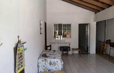 Imagem: A casa possui 1 Dormitório, 1 Banheiro, 2 Vagas na garagem