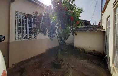 Imagem 3: Casa no Tiradentes. 70m² de Área, 2 Vagas na garageme2 Dormitórios