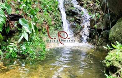 Imagem: O terreno possui 105000m² de Área e está localizado em Itaipava