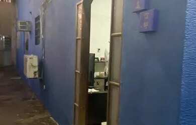 Imagem: A casa possui 3 Dormitórios, 3 Banheiros, 2 Vagas na garagem