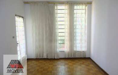 Imagem: A casa possui 2 Dormitórios, 1 Banheiro, 2 Vagas na garagem