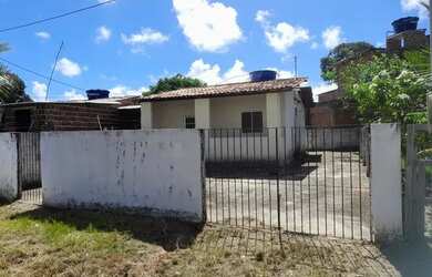 Imagem: A casa possui 2 Dormitórios, 1 Banheiro, 55m² de Área e