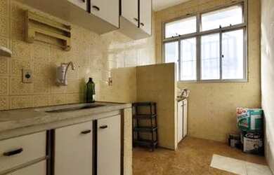 Imagem: O apartamento possui 2 Dormitórios, 1 Banheiro, 1 Vaga na garagem