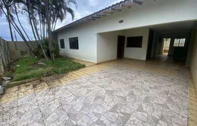 Imagem: A casa para alugar possui 5 Dormitórios, 2 Banheiros e 280m²