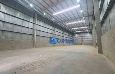 Imagem: O depósito possui 5 Vagas na garagem, 993m² de Área e está