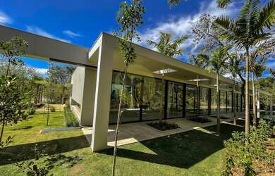 Imagem: A casa possui 5 Dormitórios, 5 Banheiros, 5 Vagas na garagem