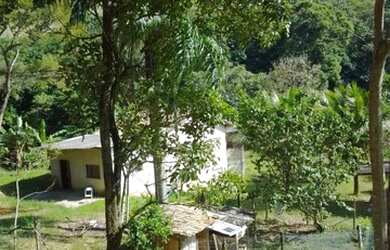 Imagem: A casa possui 4 Dormitórios e 25000m² de Área e está localizado