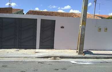 Imagem: A casa para alugar possui 2 Dormitórios, 1 Banheiro e 1 Vaga