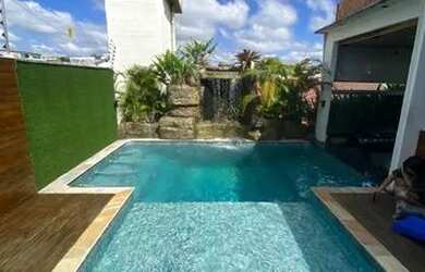 Imagem: A casa possui 1 Dormitório e 2 Vagas na garagem e está localizado