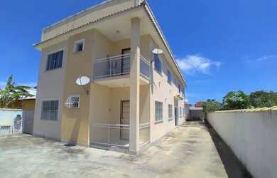 Imagem: A casa possui 2 Dormitórios, 1 Banheiro, 2 Vagas na garagem