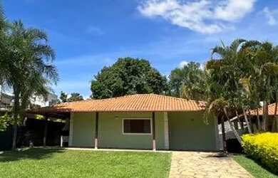 Imagem: A casa em condomínio possui 3 Dormitórios, 3 Banheiros, 2