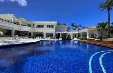 Imagem: A casa em condomínio possui 5 Dormitórios, 5 Banheiros, 5