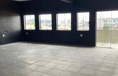 Imagem: O depósito possui 2 Vagas na garagem, 190m² de Área e está