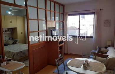 Imagem: O apartamento possui 1 Dormitório, 1 Banheiro, 1 Vaga na garagem