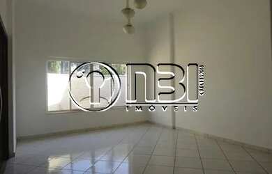 Imagem: A casa possui 3 Dormitórios, 5 Banheiros, 4 Vagas na garagem