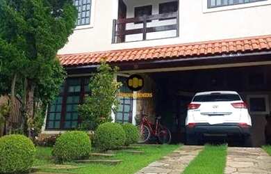 Imagem: A casa em condomínio possui 4 Dormitórios, 3 Banheiros, 5