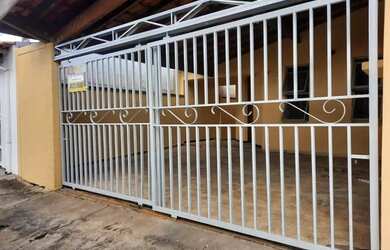 Imagem: A casa para alugar possui 3 Dormitórios, 1 Banheiro, 1 Vaga