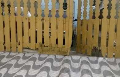 Imagem: A casa possui 1 Dormitório, 1 Banheiro, 2 Vagas na garagem