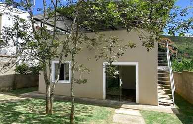 Imagem 2: CASA 3 qtos NOVAAA. 130m² de Área, 3 Vagas na garageme3 Dormitórios