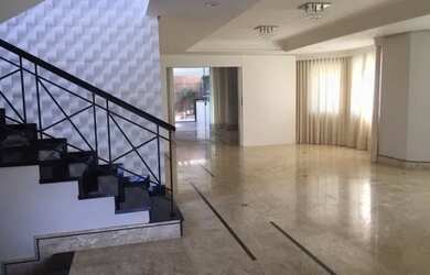 Imagem: A casa em condomínio à venda possui 4 Dormitórios, 5 Banheiros