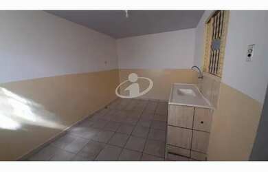 Imagem: A casa possui 2 Dormitórios, 1 Banheiro, 70m² de Área e