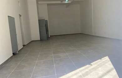 Imagem: O depósito possui 120m² de Área e está localizado em Água