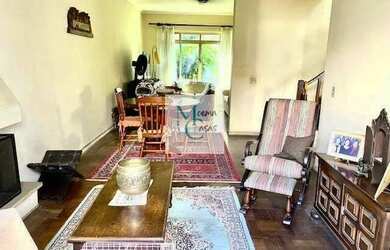 Imagem: A casa possui 3 Dormitórios, 4 Banheiros, 2 Vagas na garagem