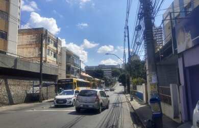 Imagem: A casa possui 4 Dormitórios, 3 Banheiros, 2 Vagas na garagem