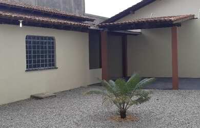 Imagem: A casa possui 2 Dormitórios, 2 Banheiros, 1 Vaga na garagem