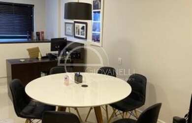 Imagem: O depósito possui 1 Vaga na garagem, 37m² de Área e está