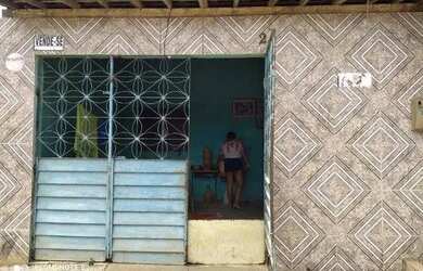 Imagem: A casa possui 2 Dormitórios, 2 Banheiros, 1 Vaga na garagem