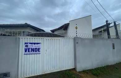 Imagem: A casa possui 2 Dormitórios, 2 Banheiros, 1 Vaga na garagem