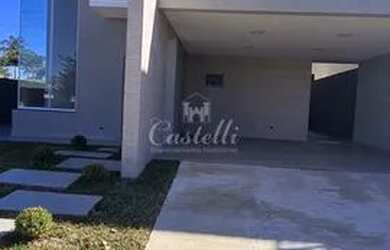 Imagem: A casa possui 3 Dormitórios, 1 Banheiro, 2 Vagas na garagem