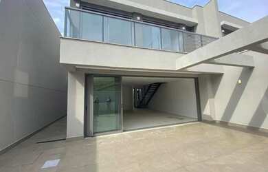 Imagem: A casa em condomínio possui 3 Dormitórios, 3 Banheiros, 2