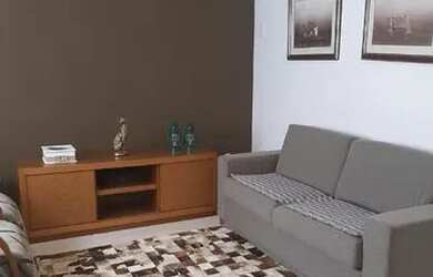 Imagem: A casa possui 3 Dormitórios, 3 Banheiros, 4 Vagas na garagem